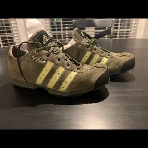 Adidas Daroga Suede Sneakers